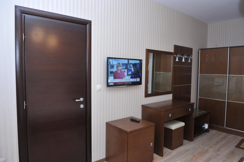 סנדנסקי Eros Motel מראה חיצוני תמונה