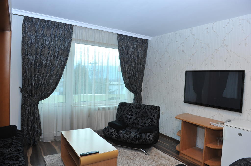 סנדנסקי Eros Motel מראה חיצוני תמונה