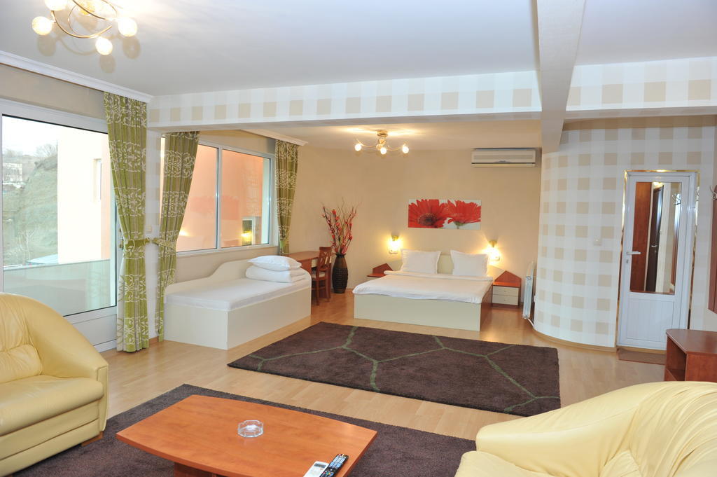 סנדנסקי Eros Motel חדר תמונה