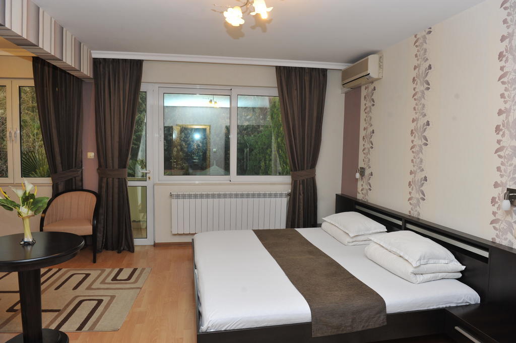 סנדנסקי Eros Motel מראה חיצוני תמונה
